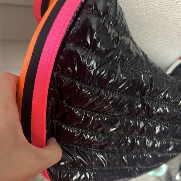 BCBG puffy hobo bag with the guitars trap and a chain - Picture 7 of 7